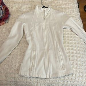 White luluemon define jacket (VERY RARE IN SIZE 0)